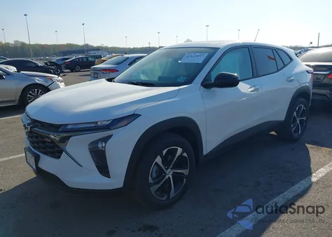 2025 Chevrolet Trax Fwd 1Rs z USA, uszkodzony, nr VIN KL77LGEP6SC193662